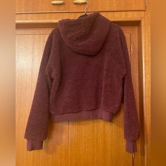 Lululemon textured 1/2 fleece - Picture 3 of 3